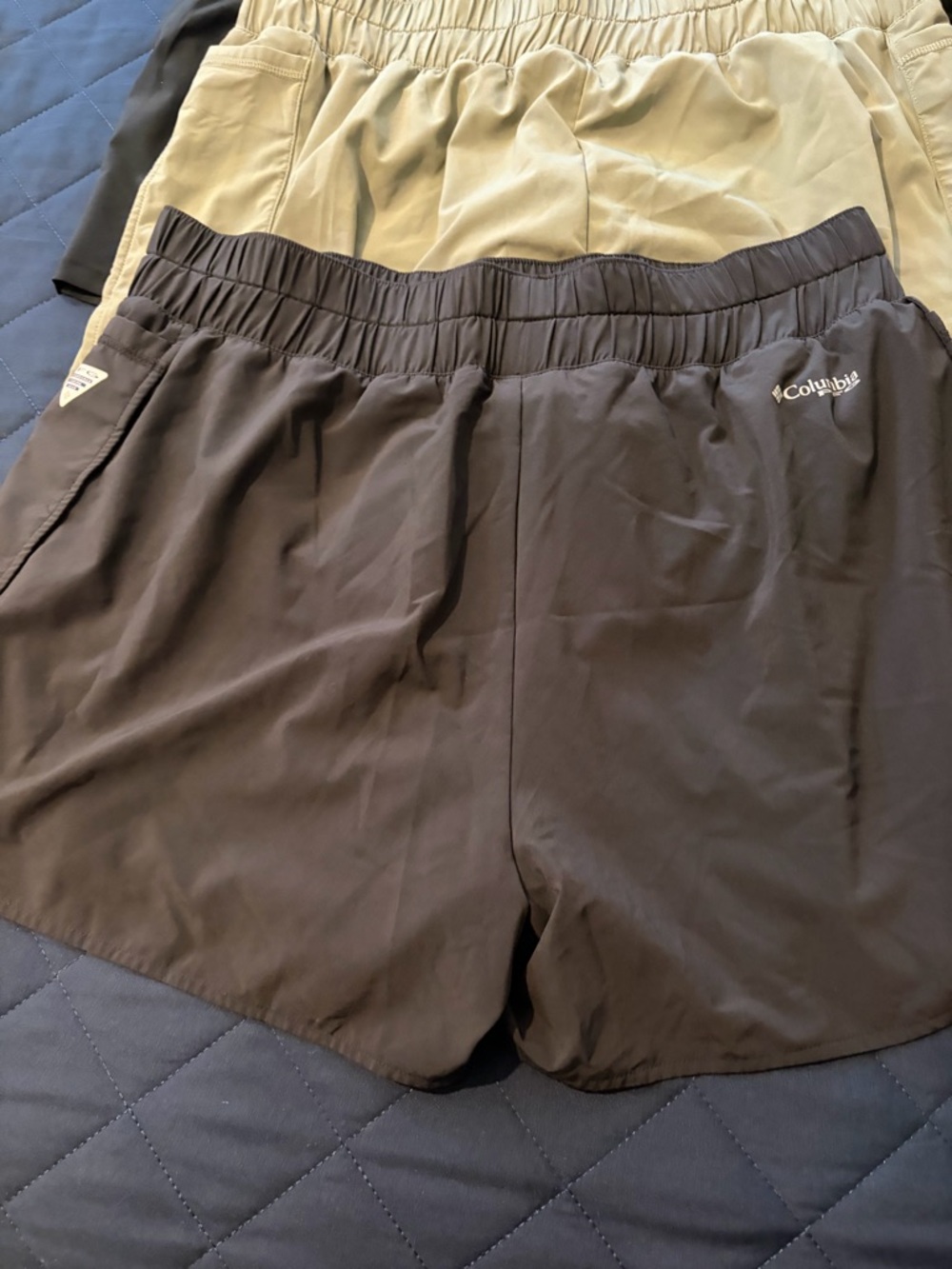 Columbia Women's Athletic Shorts in Black and Tan - Picture 7 of 8